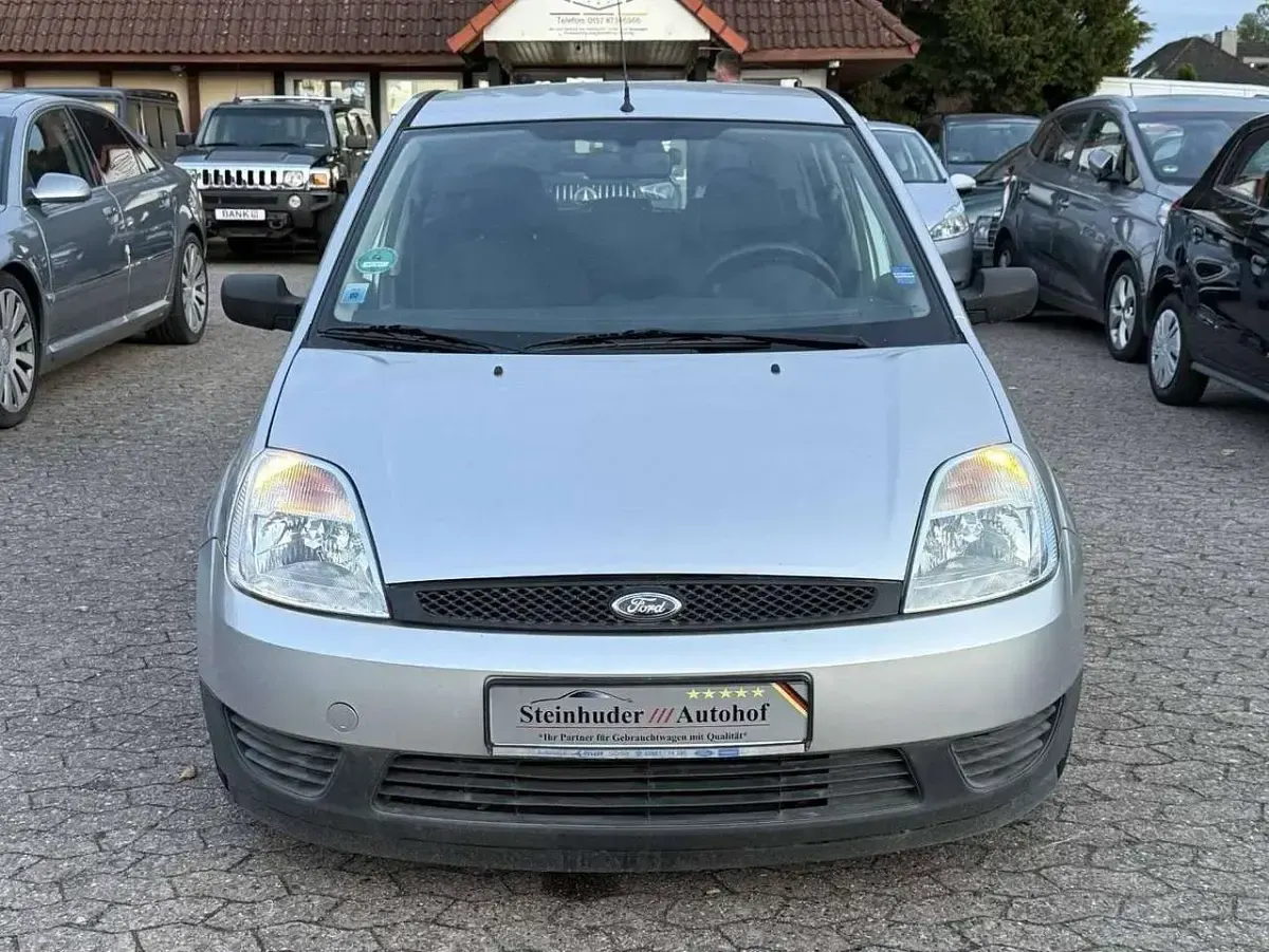 Gebraucht Ford Fiesta Trend 80 PS (58 kW) 2005 Silber Kleinwagen