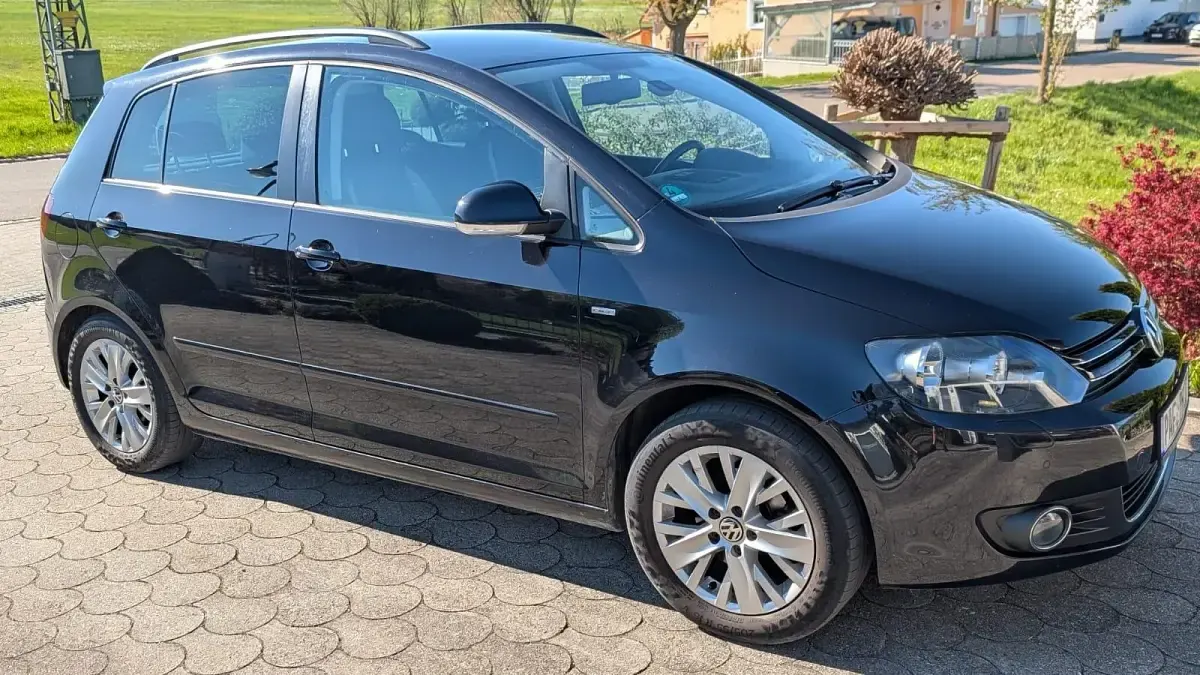 Second-hand VW Golf VII 105 CP (77 kW) 2013 Negru Hatchback