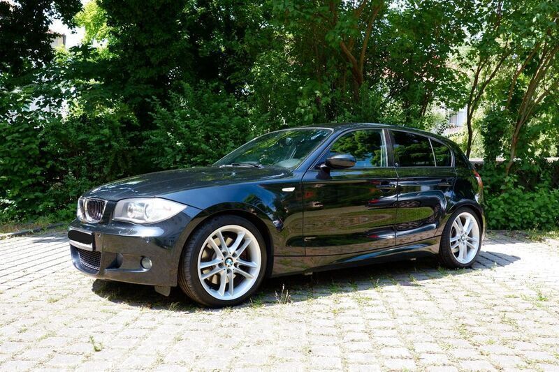 Schwarz Gebraucht 2009 BMW 130 M Sport Kleinwagen | 9.999 € (Fairer Preis) - Bild 1/4