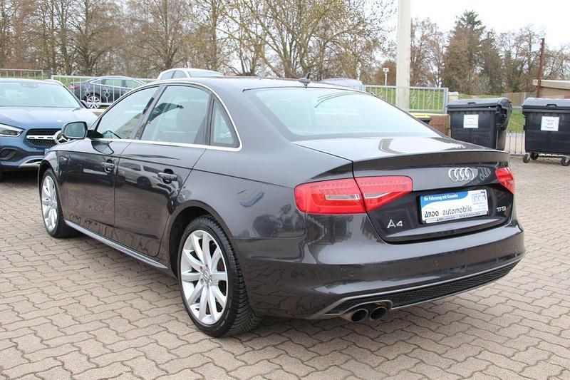 Gebraucht Audi A4 Ambition 170 PS (125 kW) 2014 Grau Limousine