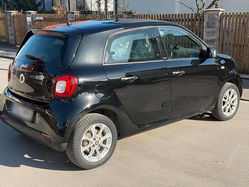 Second-hand Smart ForFour Passion 90 CP (66 kW) 2017 Negru Hatchback