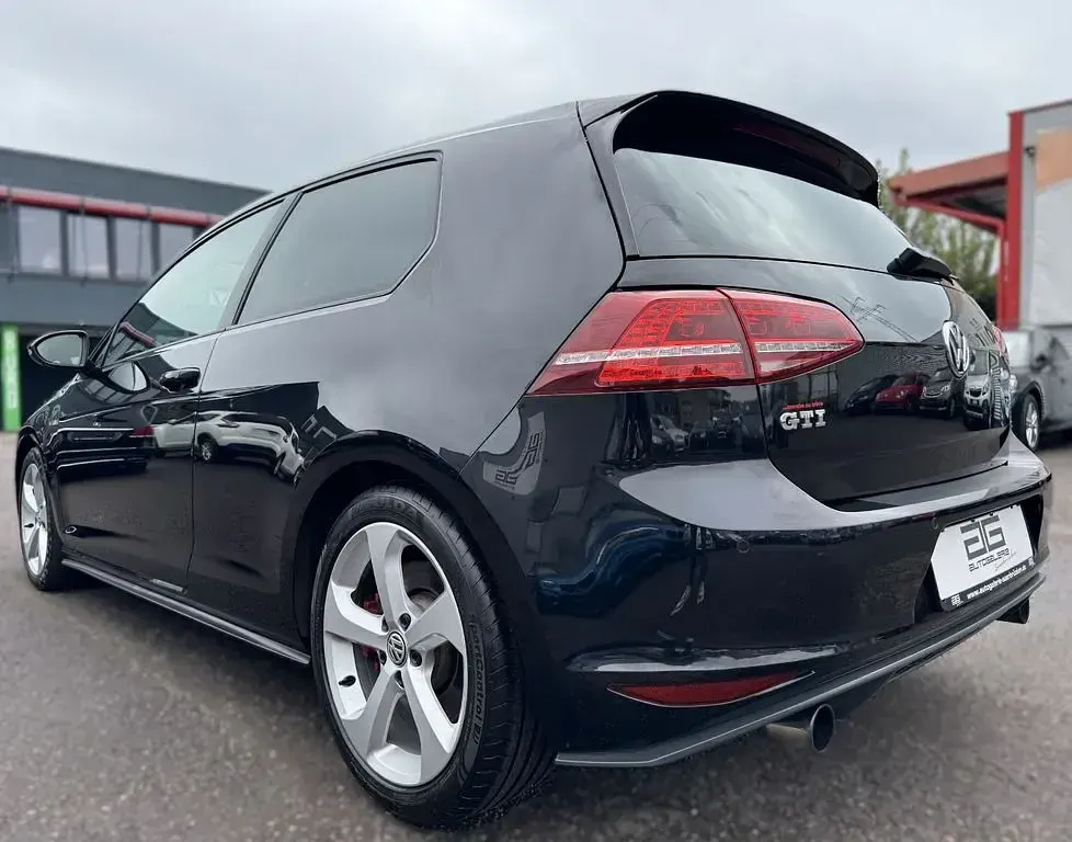 Gebraucht VW Golf VII GTI 230 PS (169 kW) 2013 Schwarz Limousine