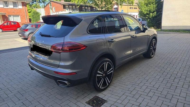 Gebraucht Porsche Cayenne 262 PS (192 kW) 2016 Grau SUV