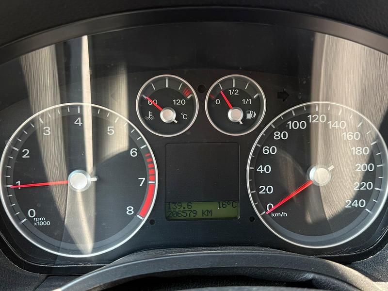 Second-hand Ford C-MAX 100 CP (73 kW) 2006 Andere farben Monovolum