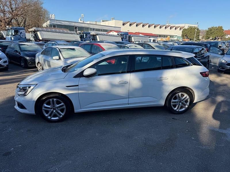 Gebraucht Renault Mégane IV Life 116 PS (85 kW) 2018 Weiß Limousine