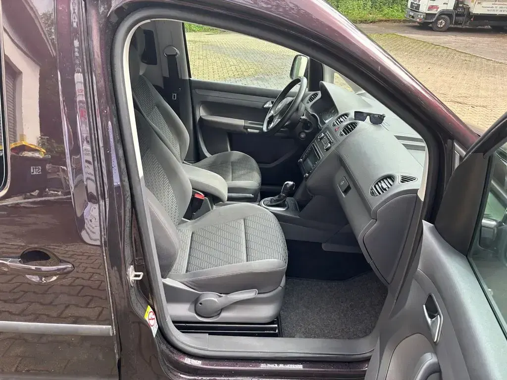 Gebraucht VW Caddy Maxi 102 PS (75 kW) 2013 Violett Van / Kleinbus