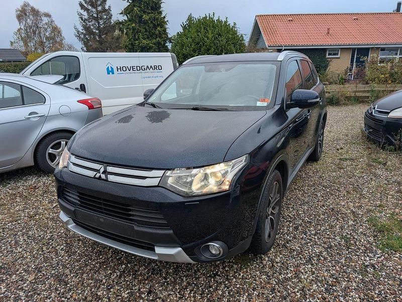 Gebraucht Mitsubishi Outlander Top 150 PS (110 kW) 2015 Schwarz SUV