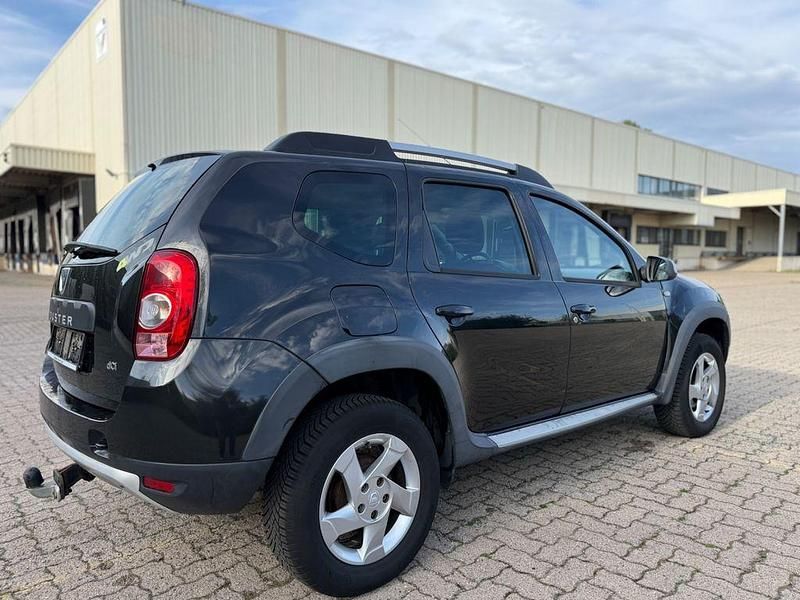 Second-hand Dacia Duster 110 CP (80 kW) 2012 Negru SUV