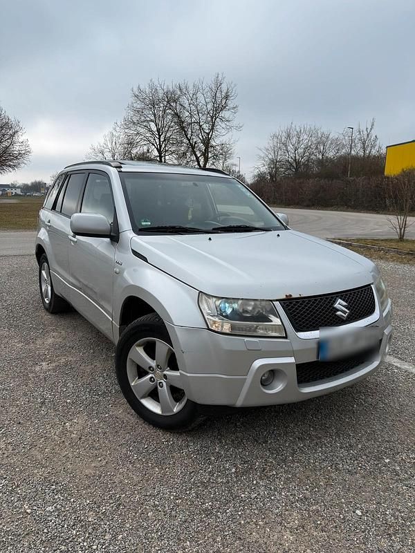 Gebraucht Suzuki Grand Vitara 129 PS (94 kW) 2008 Weiß SUV