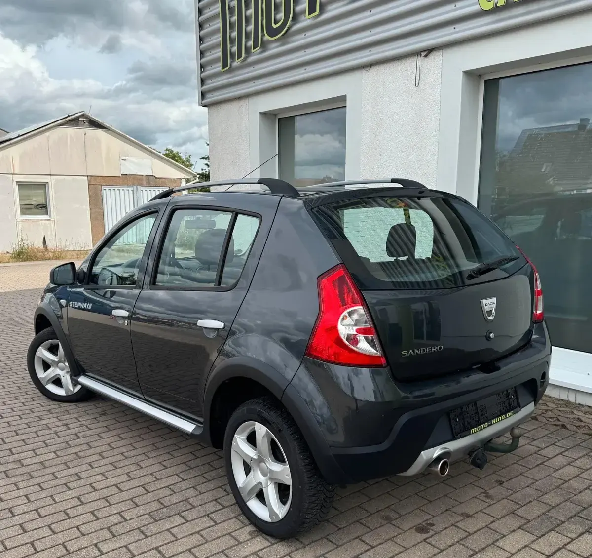 Gebraucht Dacia Sandero Stepway 84 PS (61 kW) 2012 Grau SUV