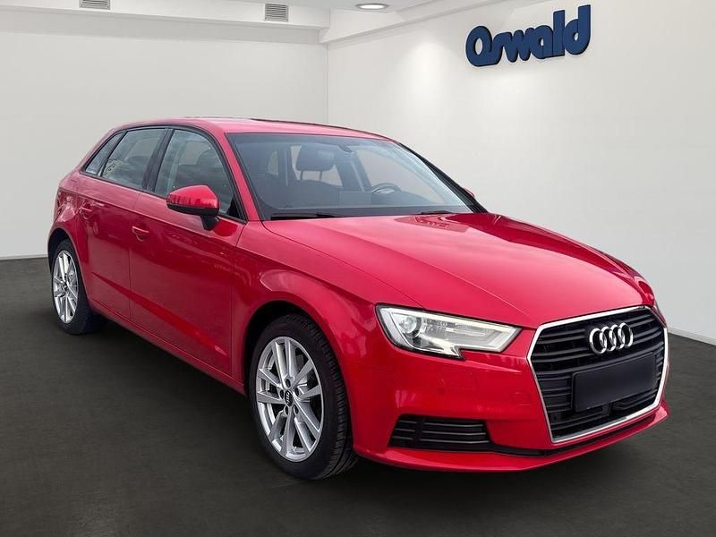 Gebraucht Audi A3 Advanced 150 PS (110 kW) 2020 Rot Limousine