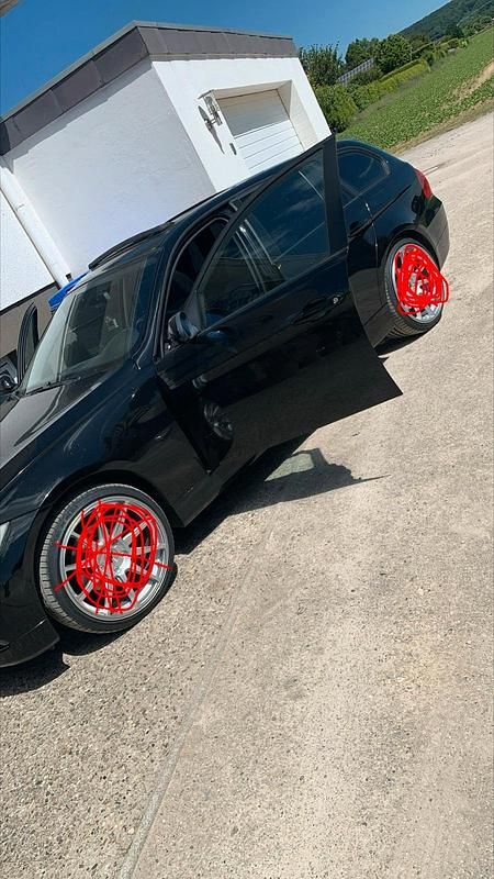 Schwarz Gebraucht 2006 BMW 318 Kombi | 2.600 € (Guter Preis) - Bild 1/1