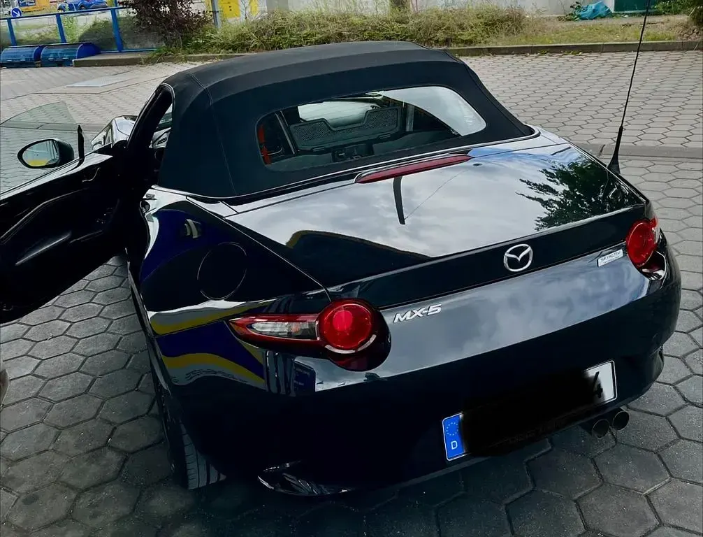 Gebraucht Mazda MX5 Sports-Line 132 PS (97 kW) 2019 Schwarz Cabrio
