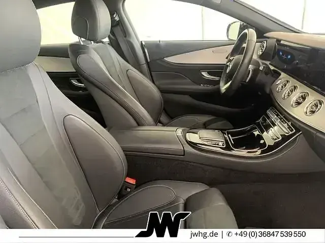 Gebraucht Mercedes CLS300 AMG 265 PS (194 kW) 2023 Smaragdgruen  metalliclack Coupé