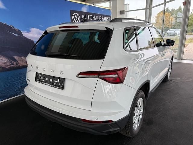 Gebraucht Skoda Karoq Ambition 150 PS (110 kW) 2023 Weiß perleffekt SUV