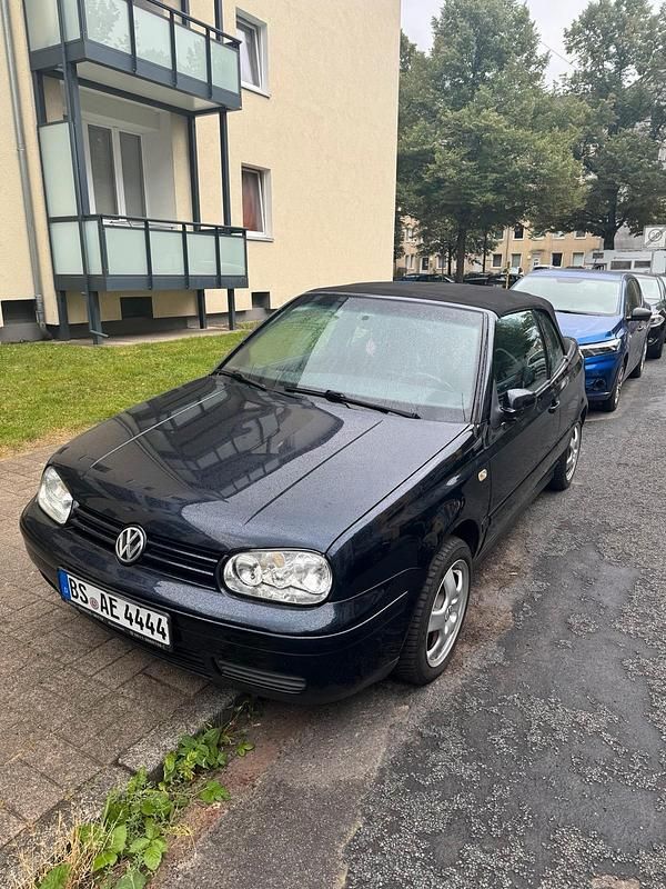 Blau Gebraucht 2002 VW Golf Cabriolet Cabrio | 1.790 € (Fairer Preis) - Bild 1/4