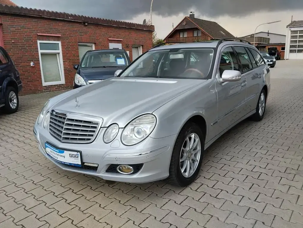 Gebraucht Mercedes E280 190 PS (139 kW) 2009 Silber Kombi