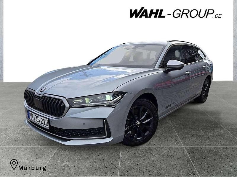 Silber Gebraucht 2024 Skoda Superb Selection Kombi | 45.799 € - Bild 1/4