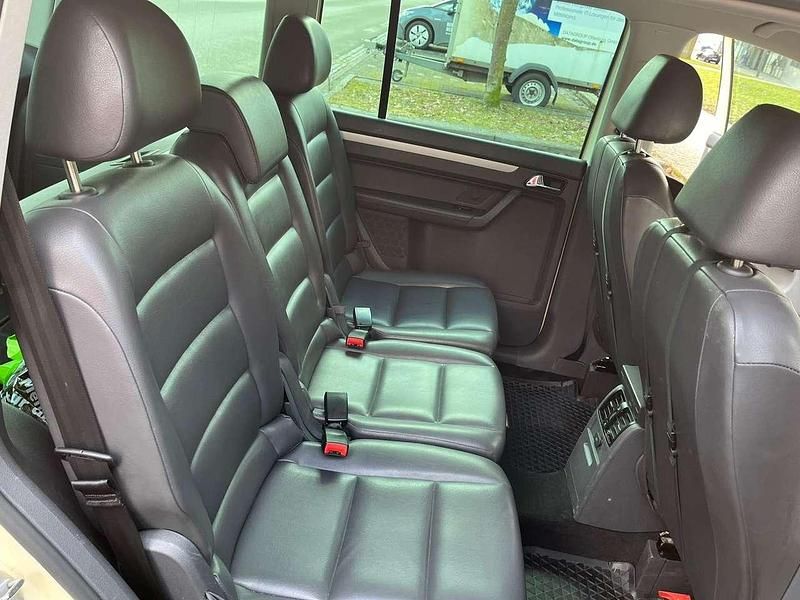 Gebraucht VW Touran Highline 109 PS (80 kW) 2007 Beige Van / Kleinbus