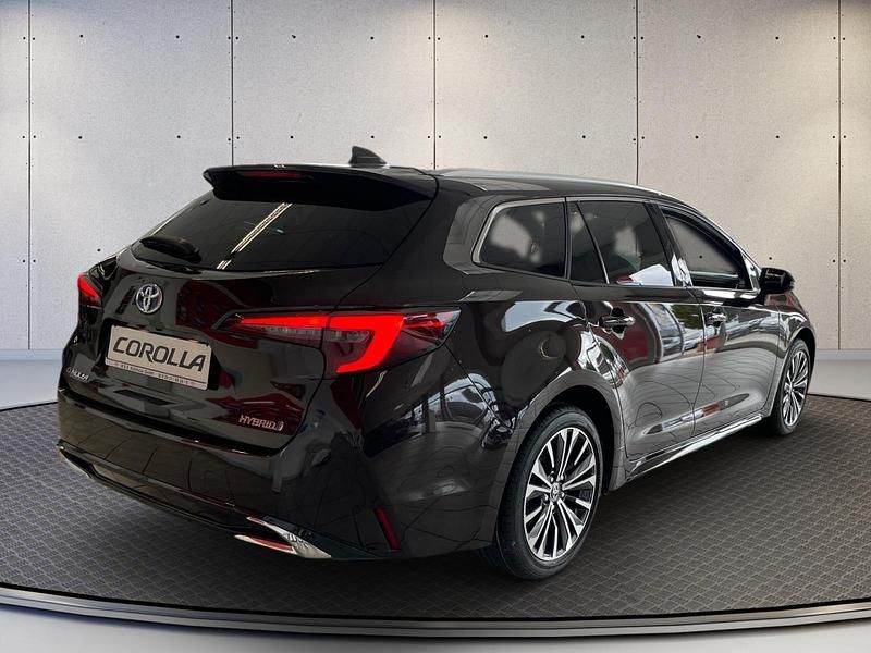 Gebraucht Toyota Corolla Team 196 PS (144 kW) 2023 Phantombraun metallic Kombi