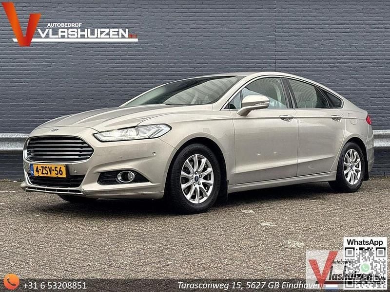 Gebraucht Ford Mondeo Titanium 160 PS (117 kW) 2015 Grau Limousine