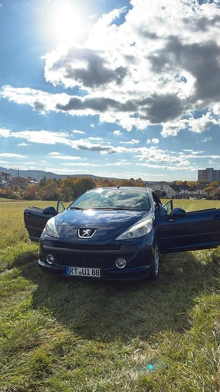 Blau Gebraucht 2008 Peugeot 207 CC Cabrio | 1.500 € (Superpreis) - Bild 1/4