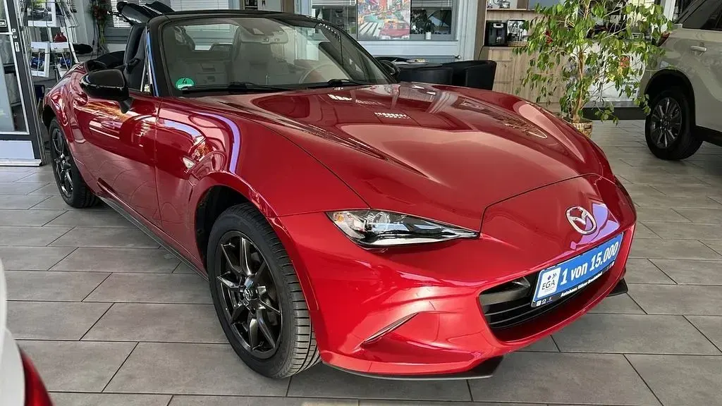 Używany Mazda MX5 Exclusive-Line 131 KM (96 kW) 2017 Czerwony Kabriolet