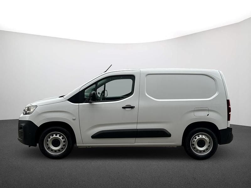 Gebraucht Citroën Berlingo 131 PS (96 kW) 2024 Lackierung weiss icy/deckende Van / Kleinbus
