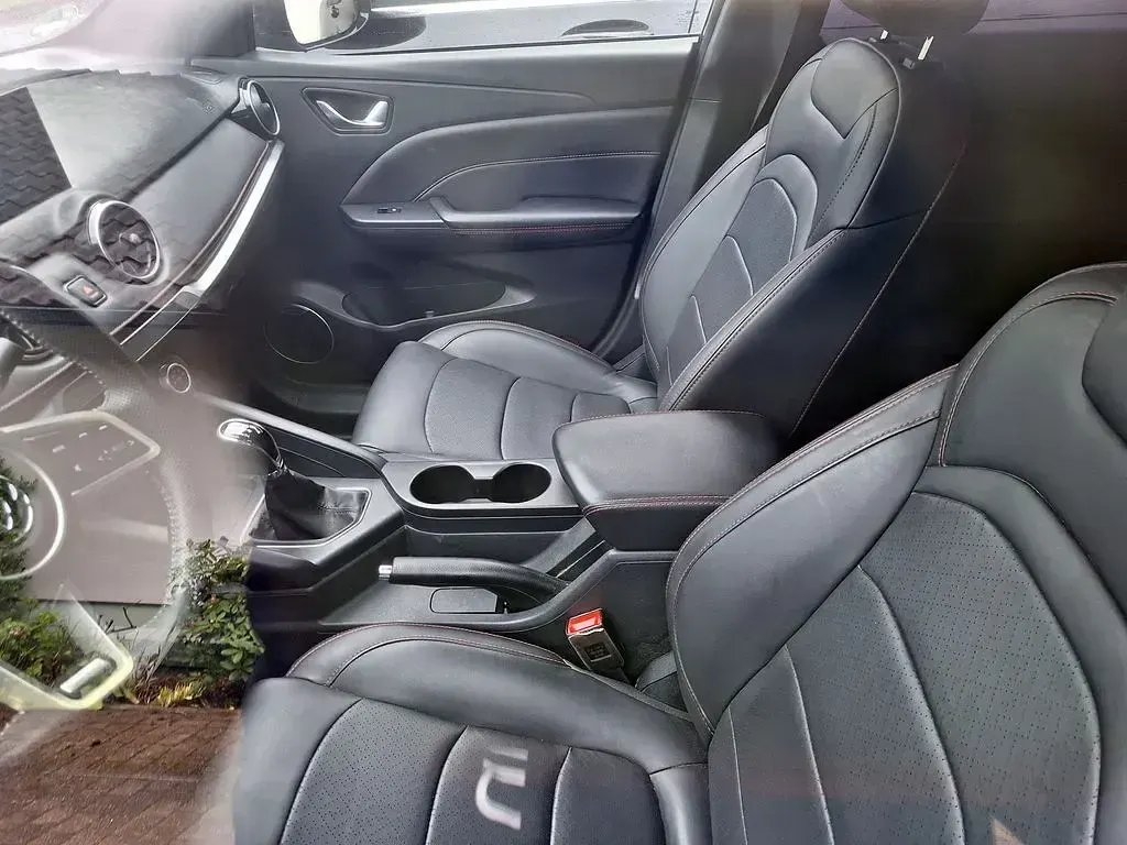 Gebraucht DFSK Fengon 106 PS (77 kW) 2022 Schwarz SUV