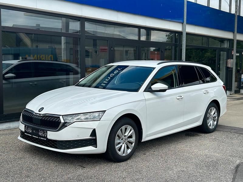 Weiß Gebraucht 2024 Skoda Octavia Kombi | 23.990 € (Superpreis) - Bild 1/4
