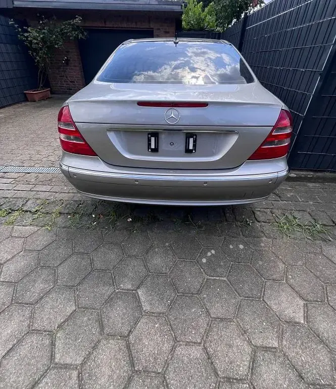 Gebraucht Mercedes E280 Avantgarde 190 PS (139 kW) 2005 Grau Limousine