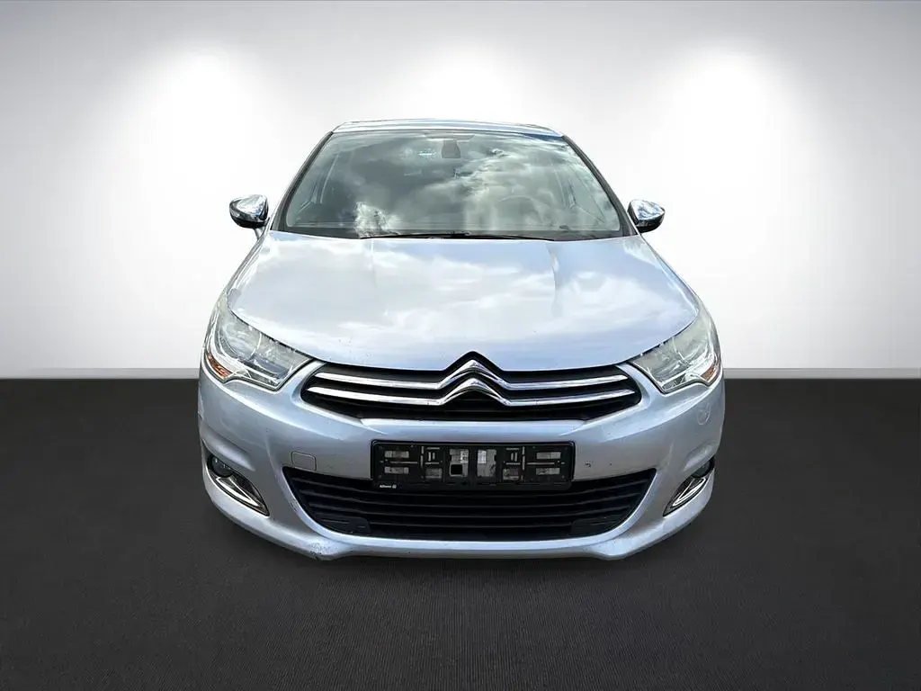 Gebraucht Citroën C4 SELECTION 114 PS (83 kW) 2012 Grau Limousine