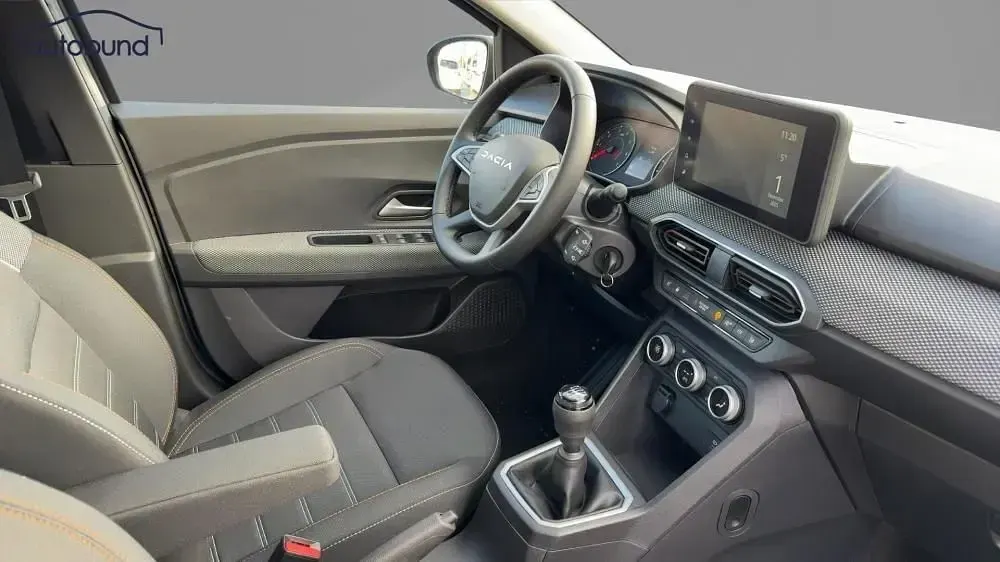 Nouvelle Dacia Sandero Expression 91 ch (66 kW) 2025 Gris SUV