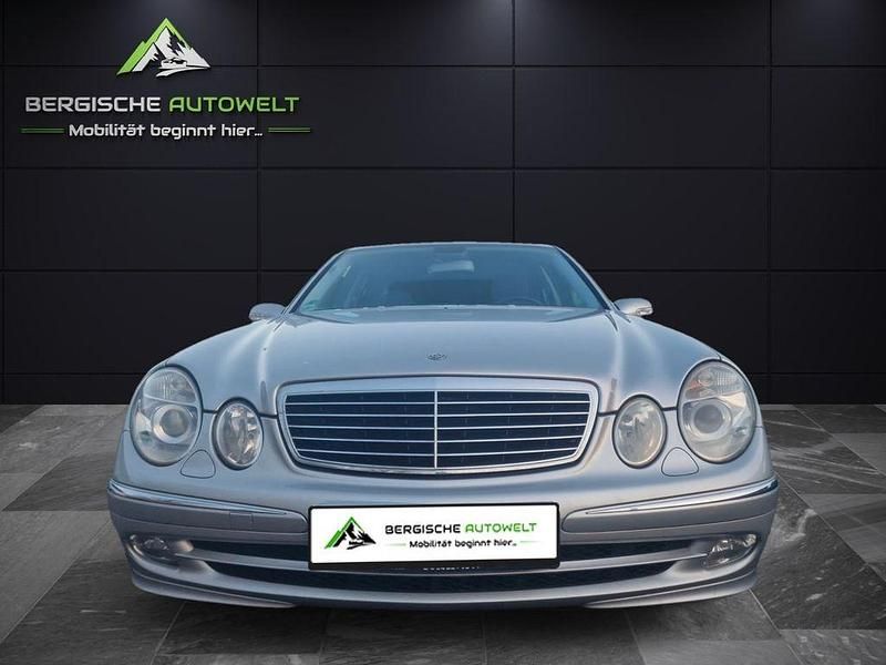 Gebraucht Mercedes E240 Avantgarde 177 PS (130 kW) 2003 Silber Limousine