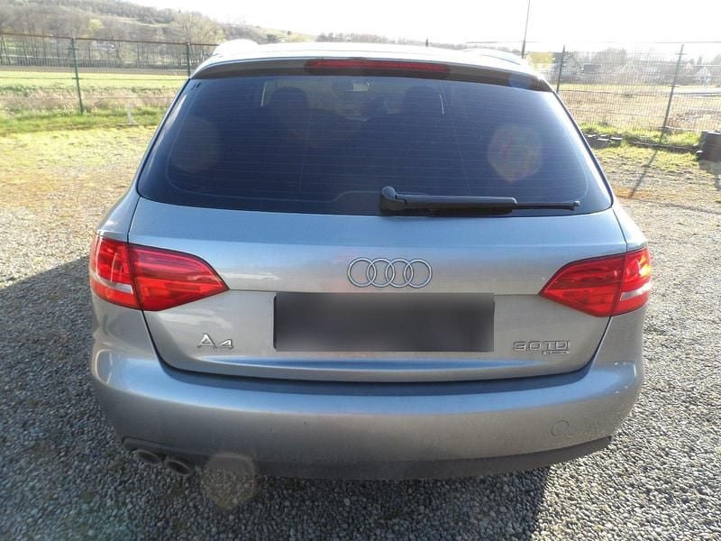 Second-hand Audi A4 143 CP (105 kW) 2010 Argintiu Hatchback