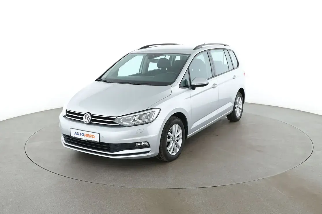 Gebraucht VW Touran Comfortline 150 PS (110 kW) 2019 Van / Kleinbus