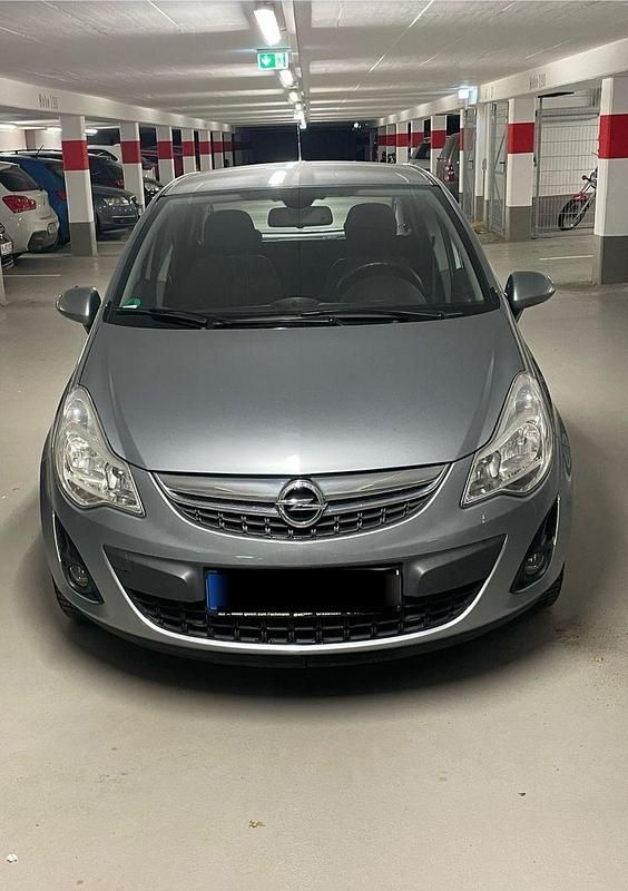 Grau Gebraucht 2012 Opel Corsa Edition Kleinwagen | 3.500 € (Guter Preis) - Bild 1/4