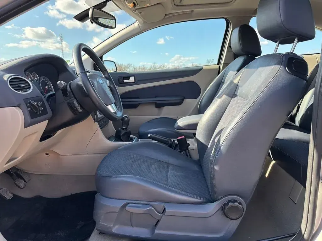 Gebraucht Ford Focus 101 PS (74 kW) 2006 Silber Limousine