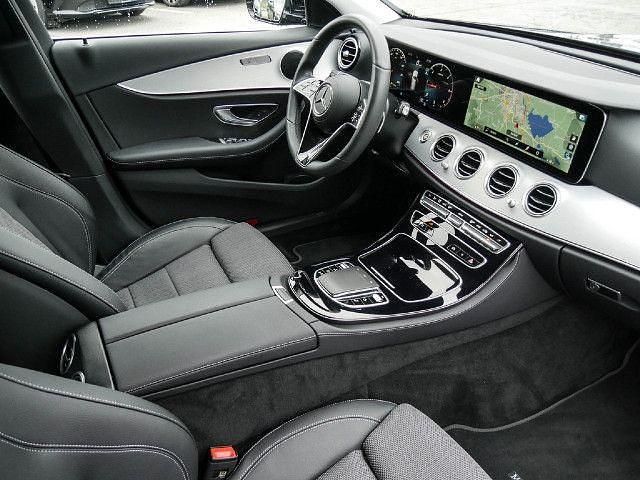 Gebraucht Mercedes E200 Avantgarde 160 PS (117 kW) 2023 Schwarz Limousine
