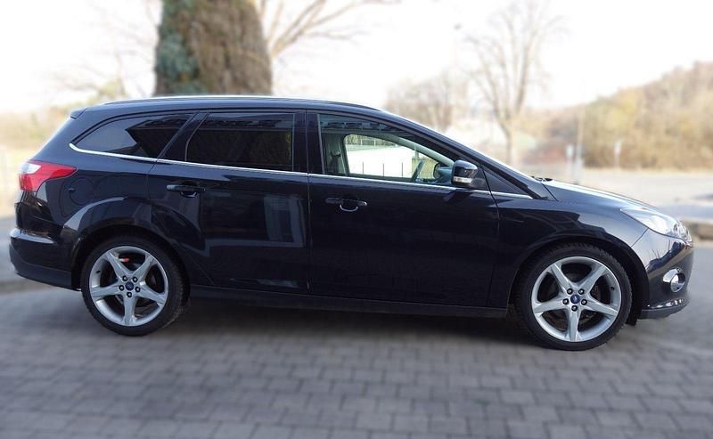 Gebraucht Ford Focus Titanium 125 PS (91 kW) 2013 Schwarz Kombi