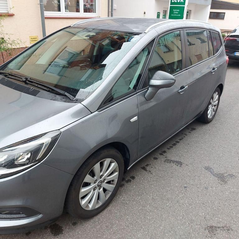 Grau Gebraucht 2018 Opel Zafira Tourer Van / Kleinbus | 14.000 € (Fairer Preis) - Bild 1/4