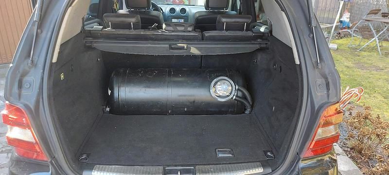 Gebraucht Mercedes ML350 278 PS (204 kW) 2005 Schwarz SUV