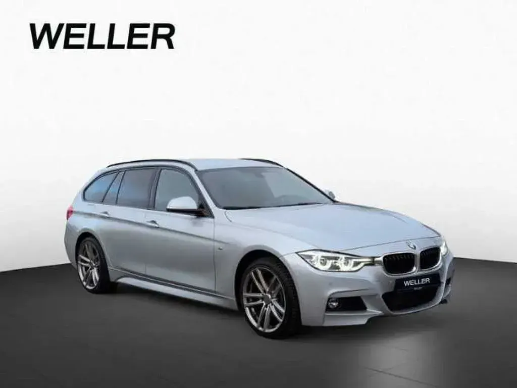 Gebraucht BMW 330 M Sport 258 PS (189 kW) 2018 Glaciersilber (silber) Kombi