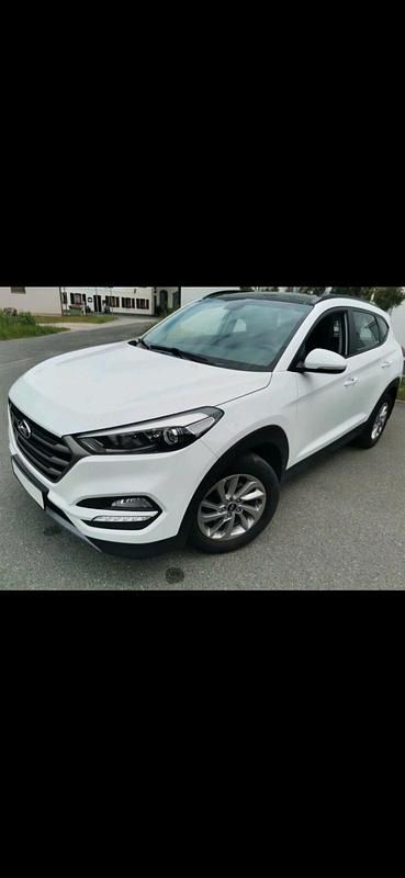 Weiß Gebraucht 2016 Hyundai Tucson SUV | 19.000 € (Teuer) - Bild 1/4