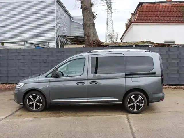 Gebraucht VW Caddy Style 114 PS (83 kW) 2024 Grau Van / Kleinbus