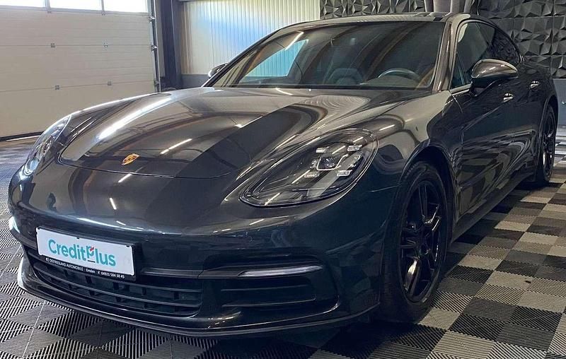 Gebraucht Porsche Panamera 330 PS (242 kW) 2018 Grau Limousine