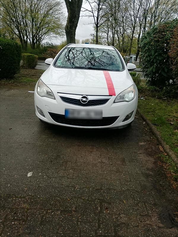 Gebraucht Opel Astra Sport 87 PS (63 kW) 2011 Weiß Kombi