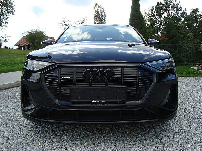 Gebraucht Audi e-tron Exclusive 300 kW (408 PS) 2022 Schwarz SUV
