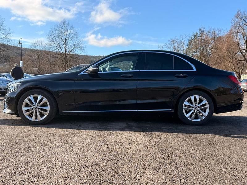 Gebraucht Mercedes C200 Avantgarde 160 PS (117 kW) 2019 Schwarz Limousine