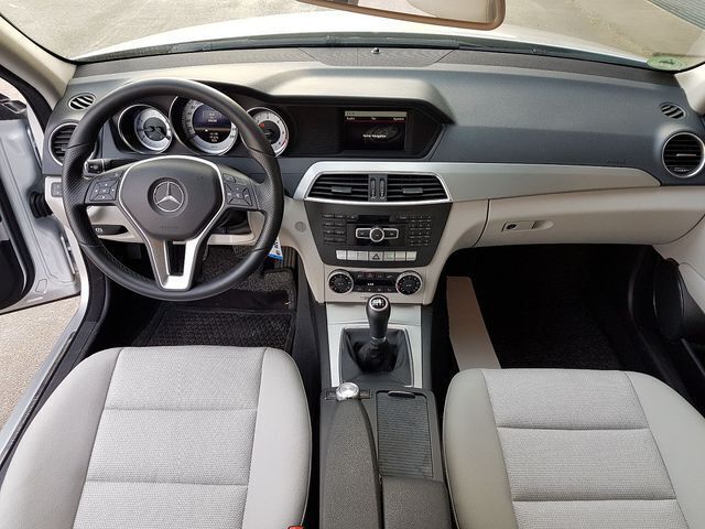 Gebraucht Mercedes C220 Avantgarde 231 PS (169 kW) 2013 Silber metallic Limousine